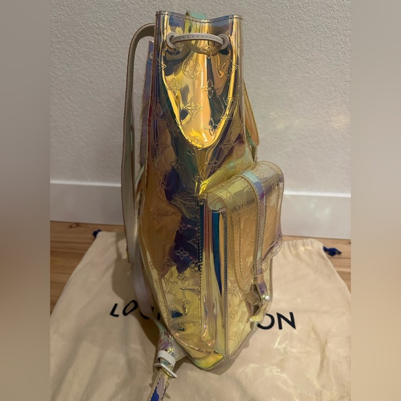 LOUIS VUITTON GM Prism Backback - Picture 9 of 14